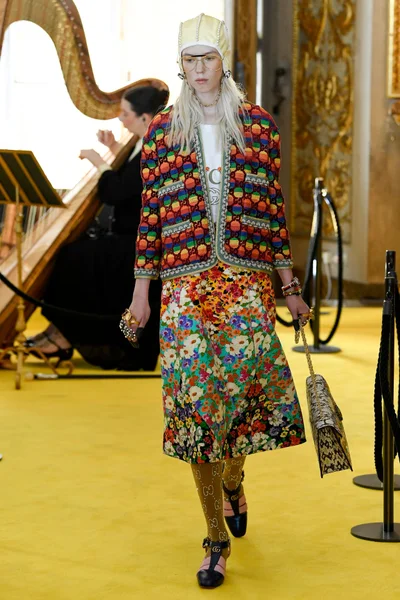 Look 40